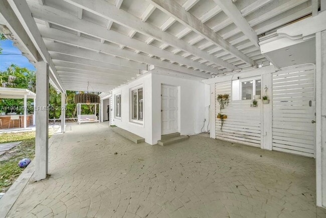 Building Photo - 77 NE 95th St