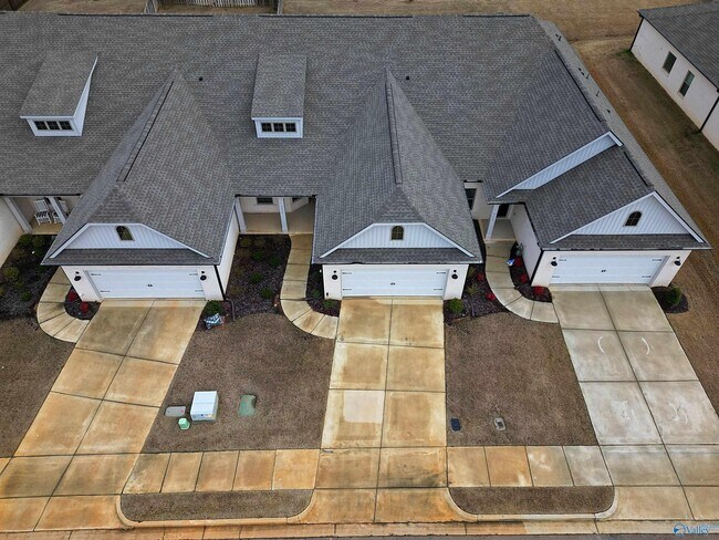 Building Photo - 7517 Doris Ruth Ln SE