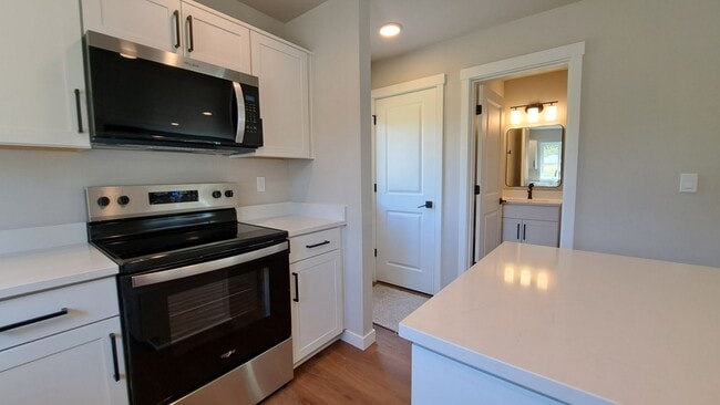 Building Photo - 3111 E Camellia Way