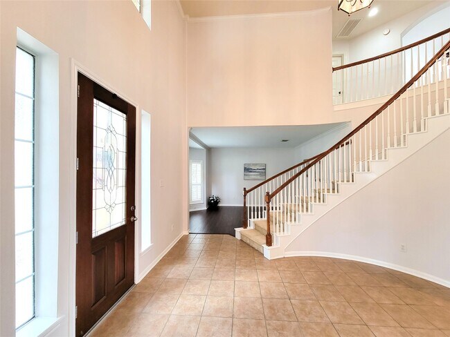 Building Photo - 17715 Laguna Trail Dr