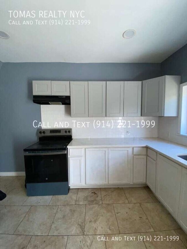 Building Photo - 62B Yonkers Ave