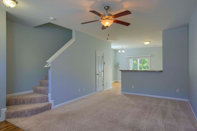 Building Photo - 113 Beacon Woods Dr