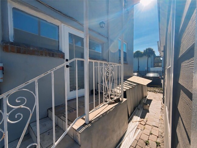 Building Photo - 401 E Columbus Dr