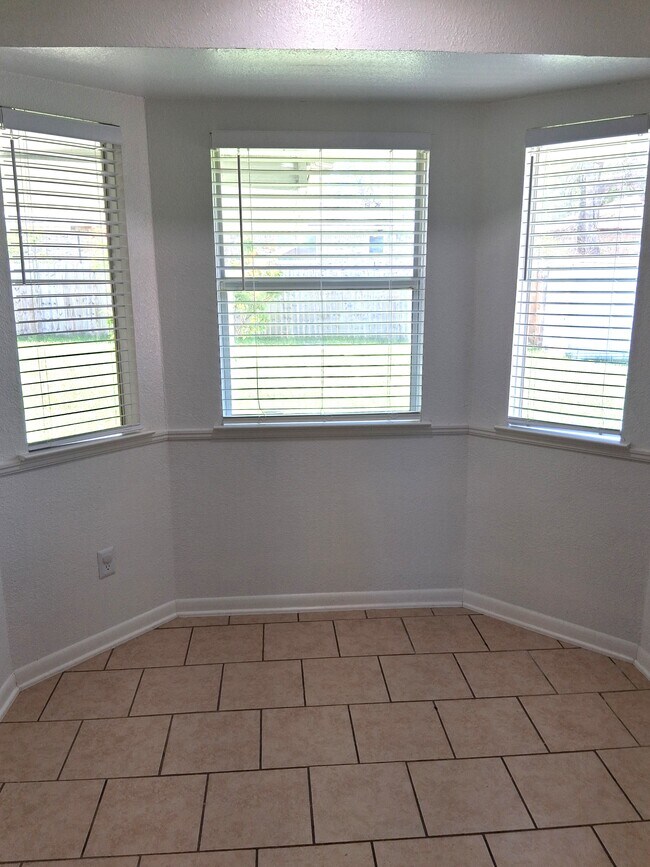 Building Photo - 418 Cottonwood Dr