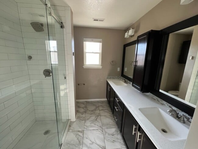 Building Photo - Completely upgraded home in Trailhead!