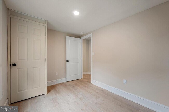 Building Photo - 553 Highland Ave
