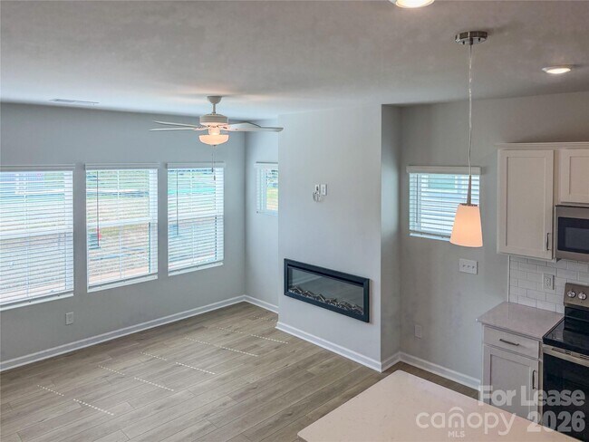Building Photo - 6524 Harlech St