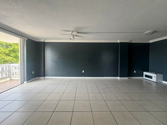 Building Photo - 15600 NW 7th Ave