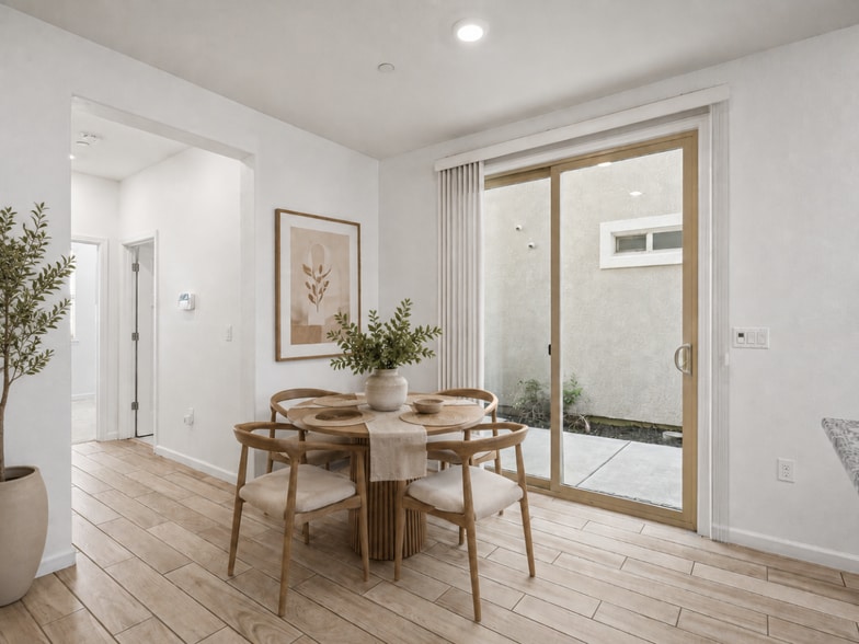 Dining area with patio access - 7514 Clear Lake Aly