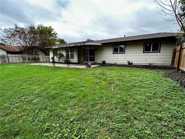 Building Photo - 3407 Norwood Hill Rd