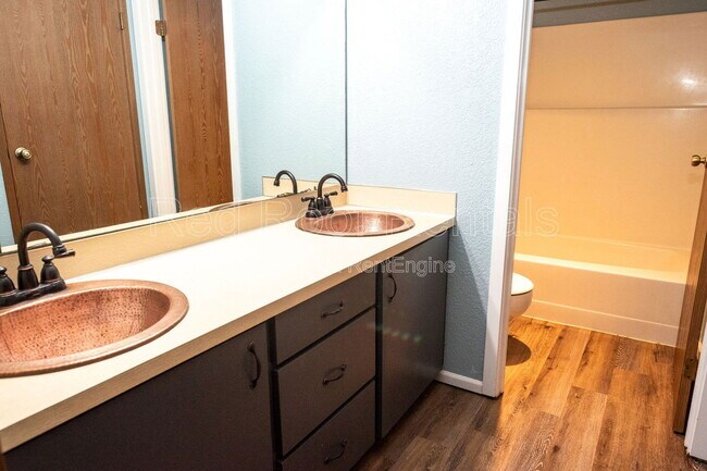 Building Photo - 13702 14th Ave S