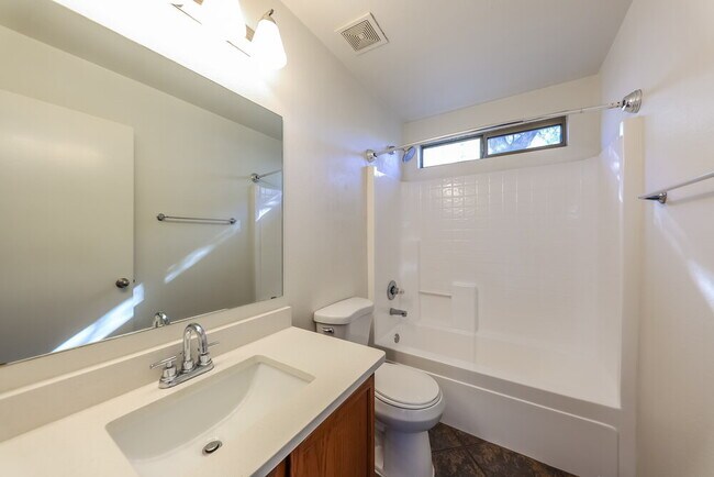 Building Photo - 16214 N 162nd Dr