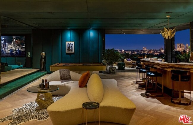 Building Photo - 1851 N Stanley Ave