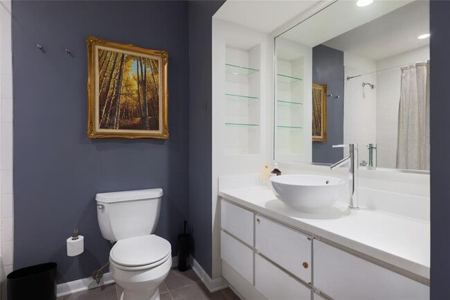 Building Photo - 3005 E 14th St