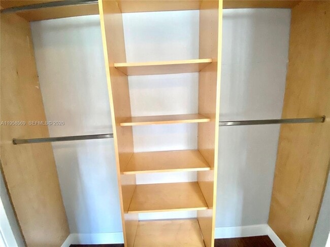 Building Photo - 9260 Bay Harbor Terrace