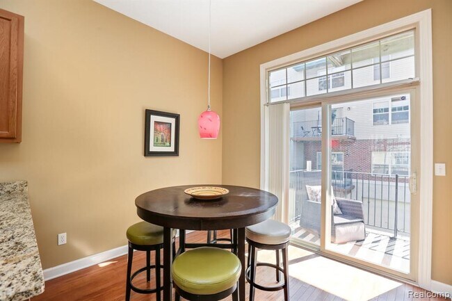 Building Photo - 33 Winder St