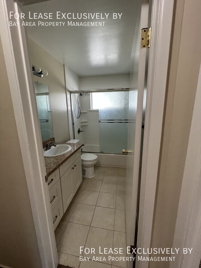 Building Photo - Two-story, 2BR, 1.5BA apartment in The Old...