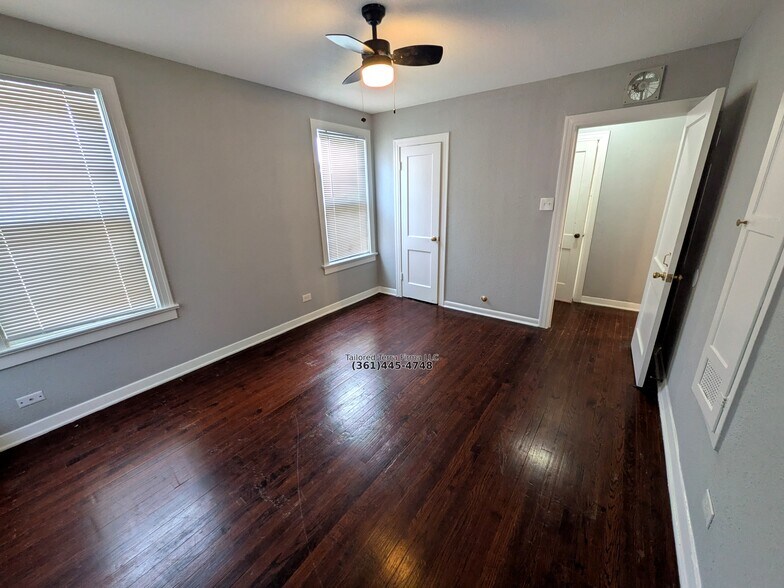 Building Photo - 2702 Swantner St