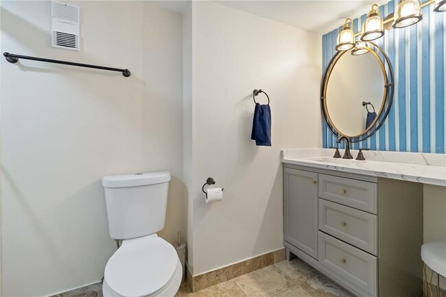 Building Photo - 1500 Park Beach Cir