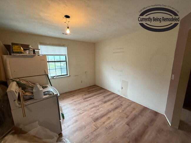 Building Photo - 420 NE Park Ln