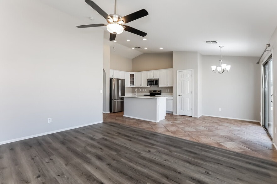 Building Photo - 4148 E Stratford Pl