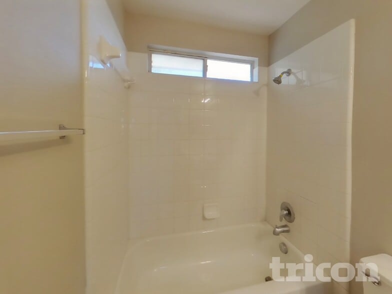 Building Photo - 10411 Trotters Bay