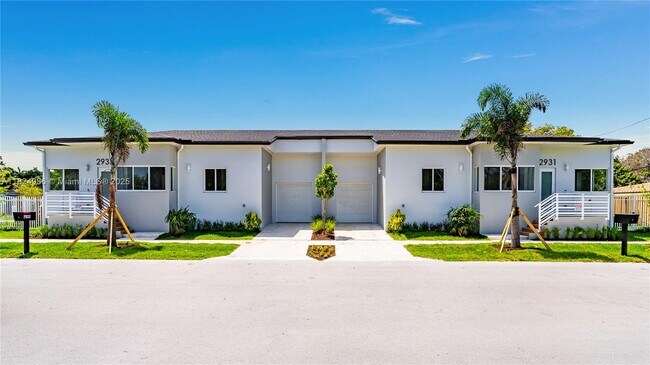 Building Photo - 2931 SW 12th Ave