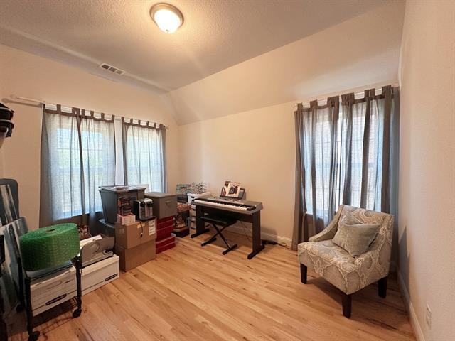 Building Photo - 8721 Paradise Dr