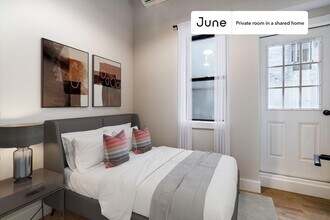 Building Photo - Room in Shared 6 bed/6.5 bath home