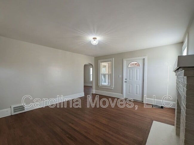 Building Photo - 1102 Easley Bridge Rd