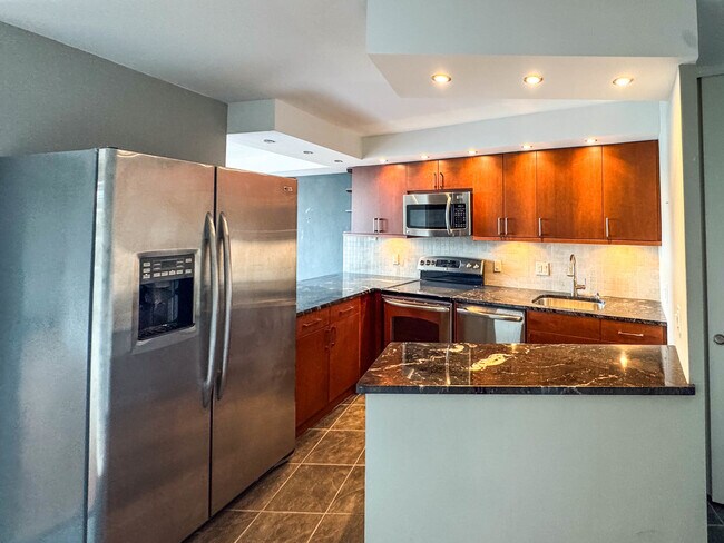 Building Photo - 300 N State St