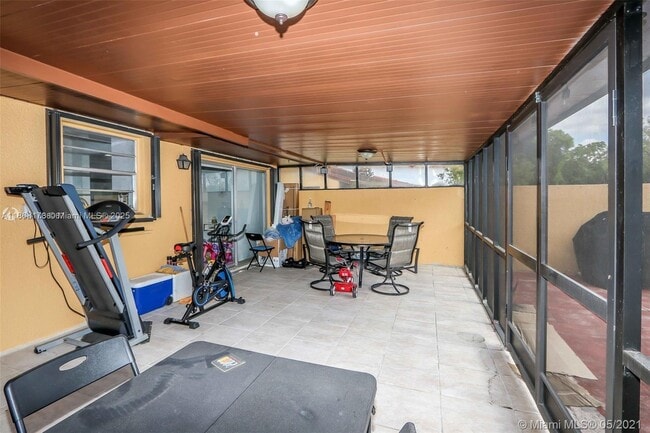 Building Photo - 8511 SW 147th Ct