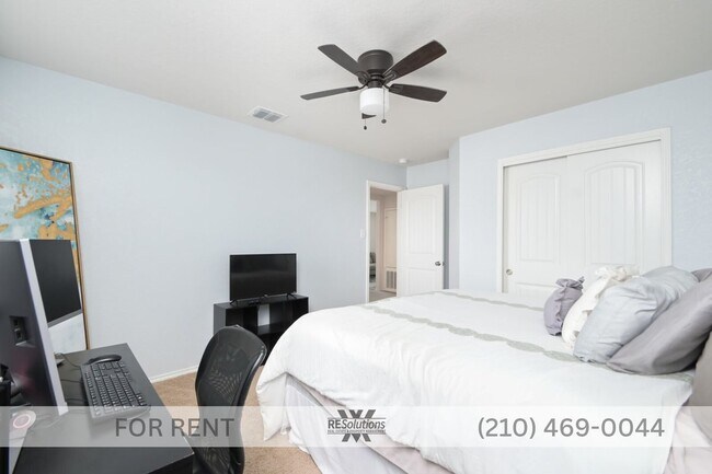 Building Photo - 2019 4-Bedroom Home | 2,106 Sq Ft | Fenced Yard | 2-Car Garage | Pet Friendly | Near Lackland & 1604