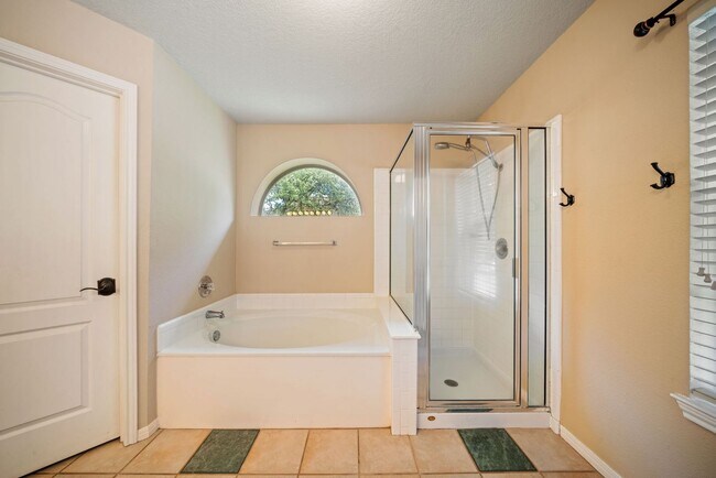 Building Photo - Executive Greenshire Living in Schertz, TX...
