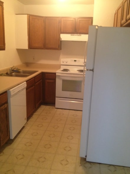 Building Photo - 253 W Lee St