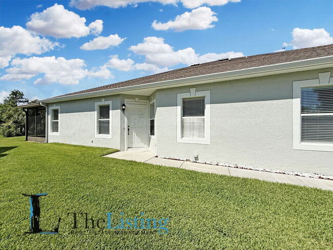 Building Photo - 7411 Surrey Wood Ln