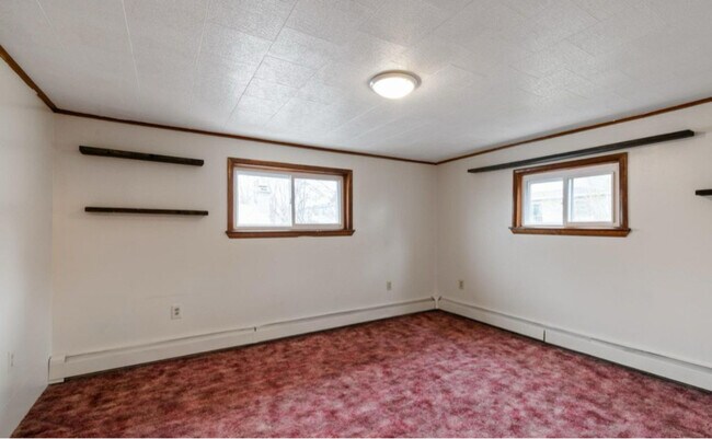 Building Photo - 412 Grove St