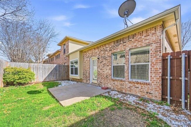 Building Photo - 9842 Wake Bridge Dr