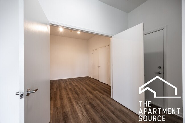 Building Photo - 2550 S Wabash Ave