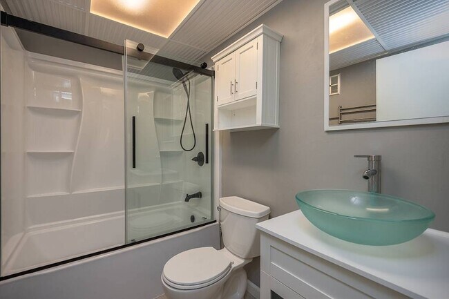 Building Photo - 219 Fox Run Ln