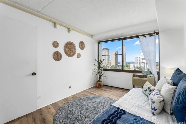 Building Photo - Marco Polo - Upgraded two bedroom, 2 bath,...