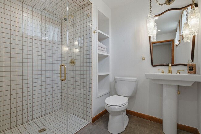 Building Photo - 5028 Danby Dr