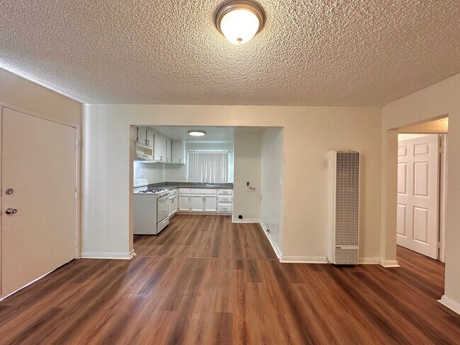 Building Photo - 15Central