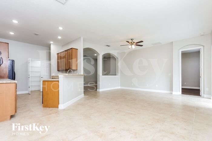 Building Photo - 663 Breezeway Ct
