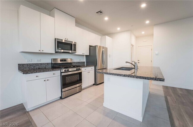 Building Photo - 9228 Desert Pearl Ave