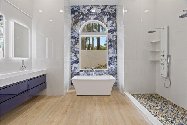 Building Photo - 2534 Golf View Dr