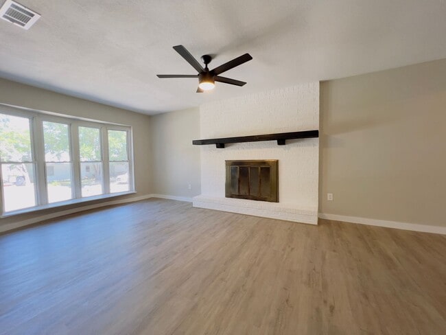 Building Photo - Newly Remodeled 4 Bedroom/1 Bathroom Home