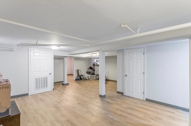 Building Photo - 6241 S Troy St