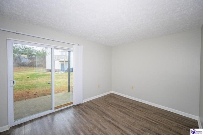 Building Photo - 623 Stewart St