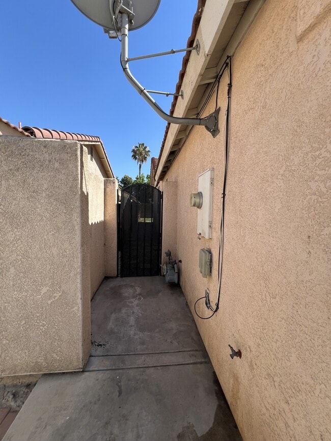 Building Photo - 10821 Tivoli Ct